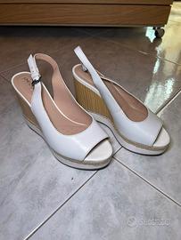 Scarpe bianche aperte con tacco
