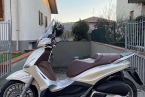 Piaggio Beverley 300