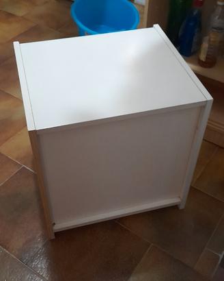 Mobiletto per camera da letto