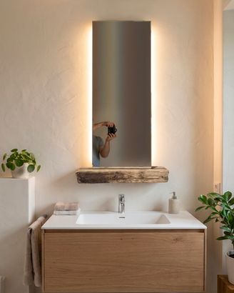 specchio di design con led integrato