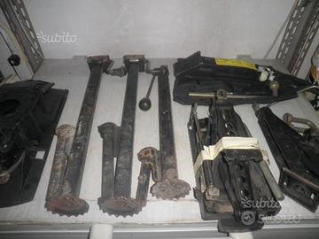 Stock cinque crick per auto