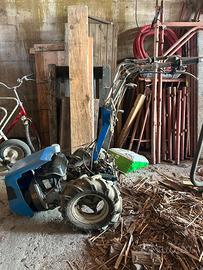 Motocoltivatore con rimorchio e barra falciate