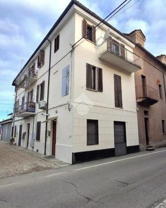 MONOLOCALE A PISCINA