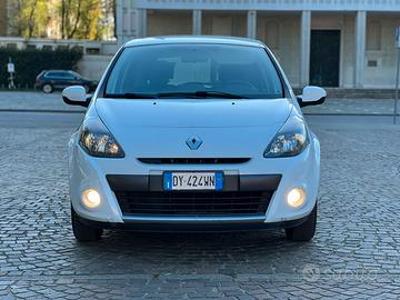 Clio 1.2 benzina 75cv. 150,000 km 2009