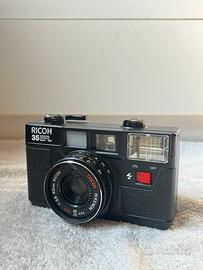 Macchina fotografica rullinl ricoh 35 efl