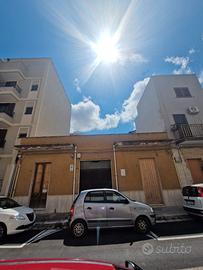 Ampio indipendente da ristrutturare