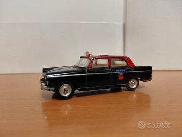 Dinky Toys Peugeot 404 no Politoys Mebetoys Corgi 