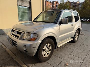 Mitsubishi Pajero Dakar 3.2 16V DI-D 3p. aut. Inv.