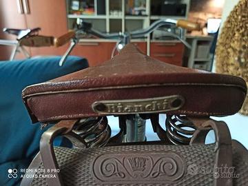 Sella nera o marrone nuova stileretro'simil brooks