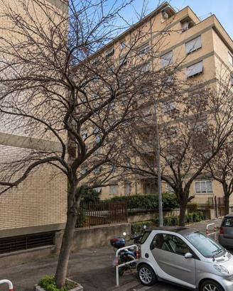 Stanza in appartamento di 110 m² a Roma