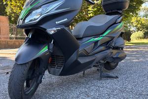 Kawasaki J300 – Nero Opaco / Verde Kawasaki (Ottim
