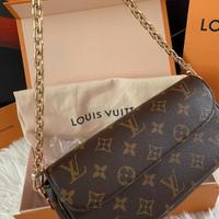 Portafoglio con catena Louis Vuitton Ivy Monogram