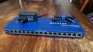 Switch di Rete NETGEAR ProSafe FS116 - 16 Porte