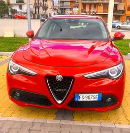 Alfa Romeo Stelvio 2.2 JTDM 2018 180cv AT8 rossa