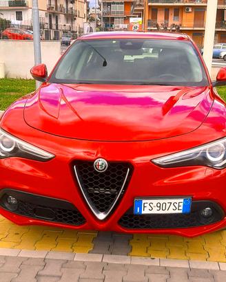 Alfa Romeo Stelvio 2.2 JTDM 2018 180cv AT8 rossa