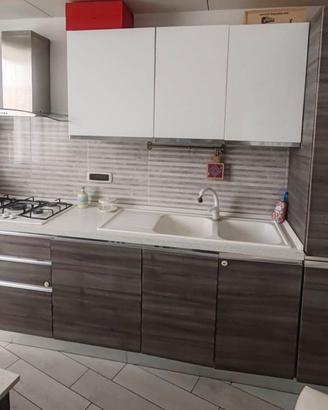 Cucina completa Mobilituri con forno e piano cottu