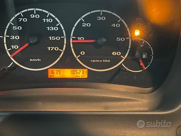 Camper mansardato 7 posti Challenger