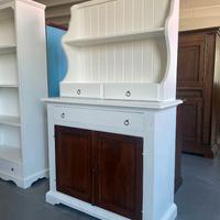 Credenza con piattaia in stile shabby