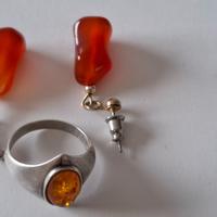 ANELLO E ORECCHINI CON PIETRA CORNIOLA VINTAGE.