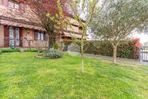 VILLA A SCHIERA A FERRARA