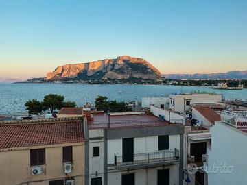 MONDELLO APPARTAMENTO LBT VICINO PIAZZA E MARE