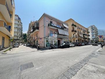 3 LOCALI A CASTELLAMMARE DI STABIA