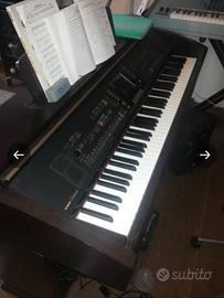 Pianoforte digitale Yamaha CVP 303