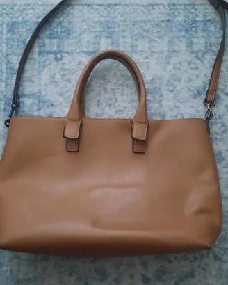 Borsa con manici e tracolla Carpisa