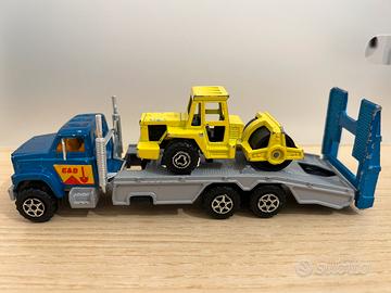 Set Majorette camion trasporto + rullo compressore