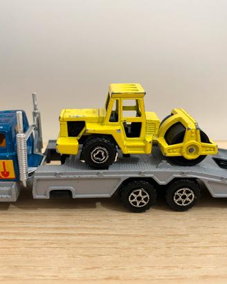 Set Majorette camion trasporto + rullo compressore
