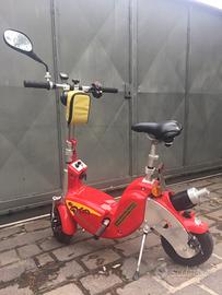 Motociclo elettrico scooter monopattino