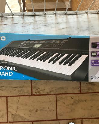 Tastiera elettronica Casio CTK-1200