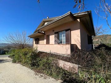 CASA SEMINDIPENDENTE A ASSISI