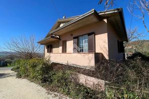CASA SEMINDIPENDENTE A ASSISI