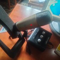 microfono e scheda audio behringer