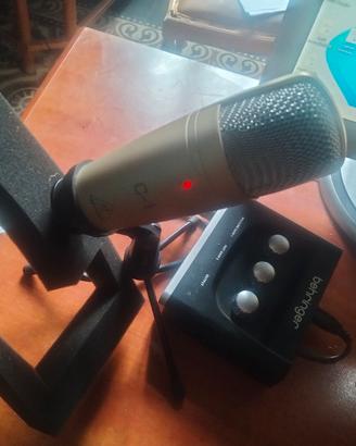 microfono e scheda audio behringer