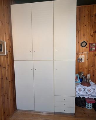 Armadio bianco da cameretta