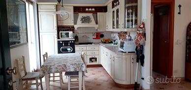 Cucina componibile in stile classico