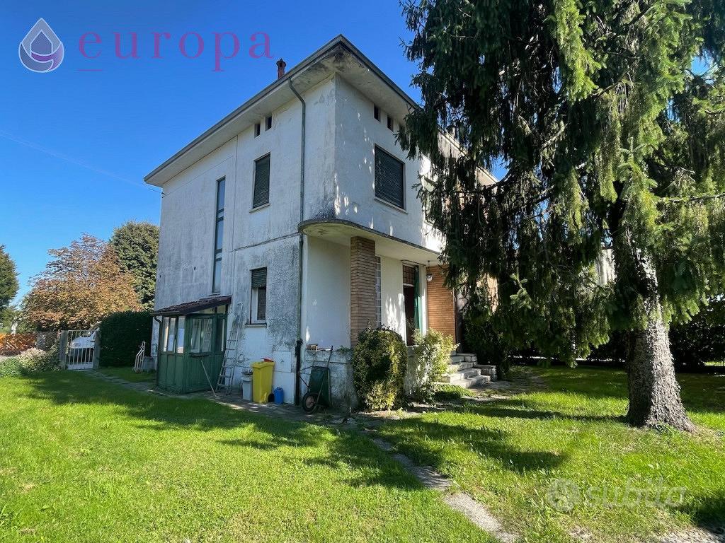House, 270 m²