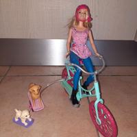 Barbie pedala con cuccioli (Mattel CLD94) 10 euro