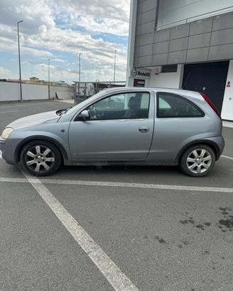 opel corsa benzina del 2006