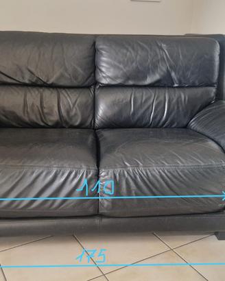 Divano 2 posti in vera pelle nera – 100€ l’uno