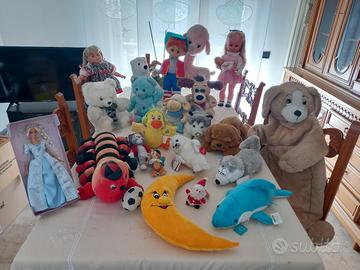 Stock di peluches e varie