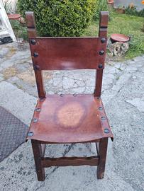sedie in legno e cuoio