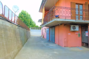 MAGAZZINO A PONCARALE