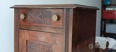 mobile di noce intarziato con cassetti capiento