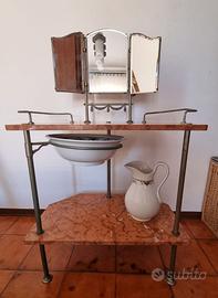 Toilette da camera con catino e brocca