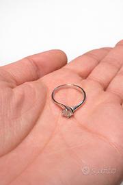 Anello solitario Comete 0,35ct