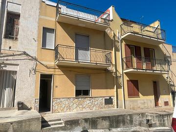 Casa a solo sù 3 livelli con terrazzo esclusivo