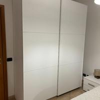 Camera da letto completa: armadio, comò e comodini